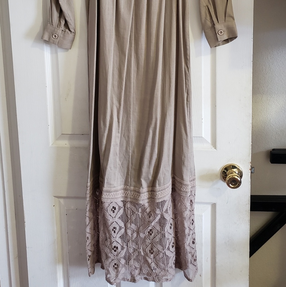 Dress - Picture 2 of 4